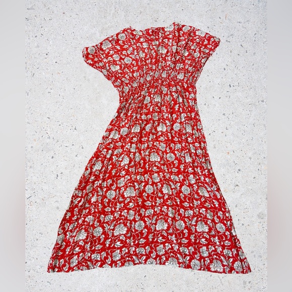 Marie Cinched Kaftan in Red Floral Print. One size fits most - Picture 7 of 8